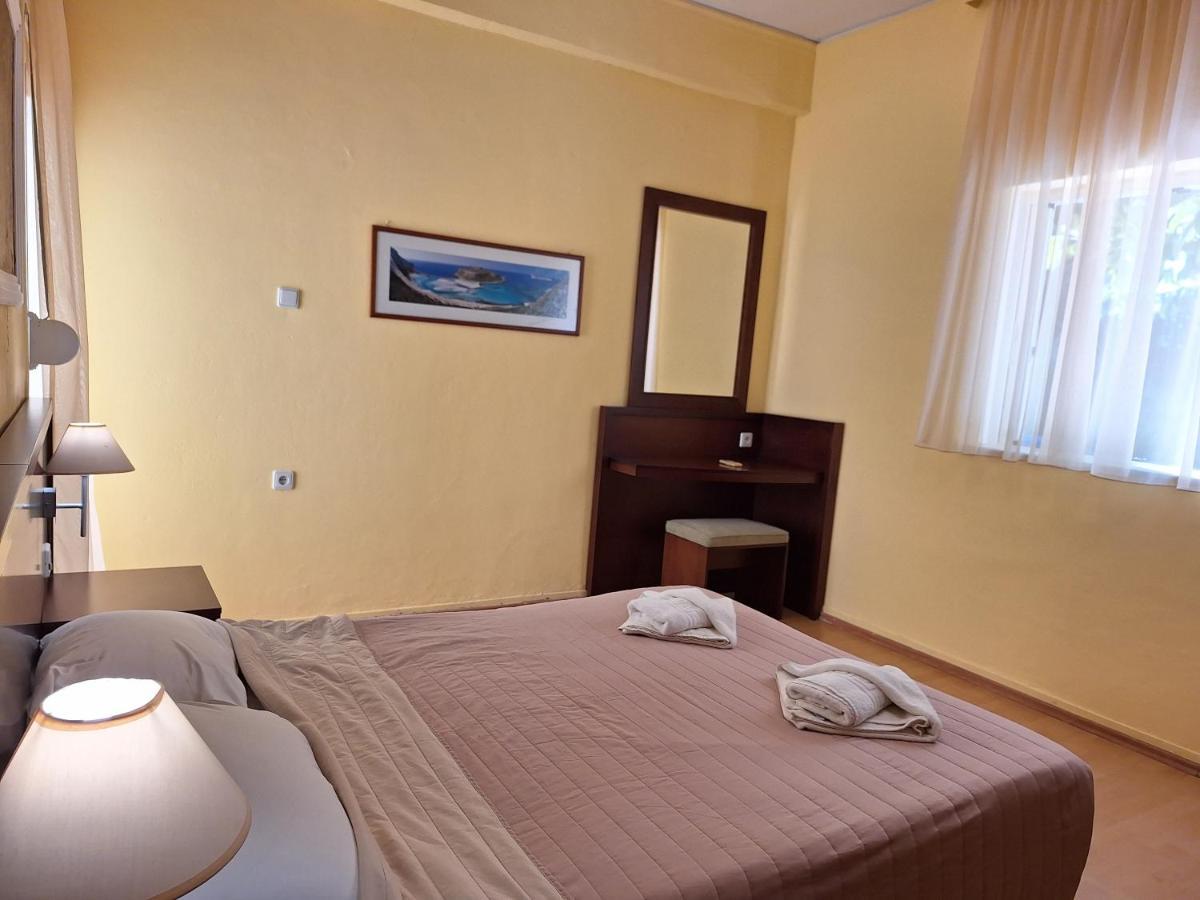 Perla Beach Agia Marina Esterno foto