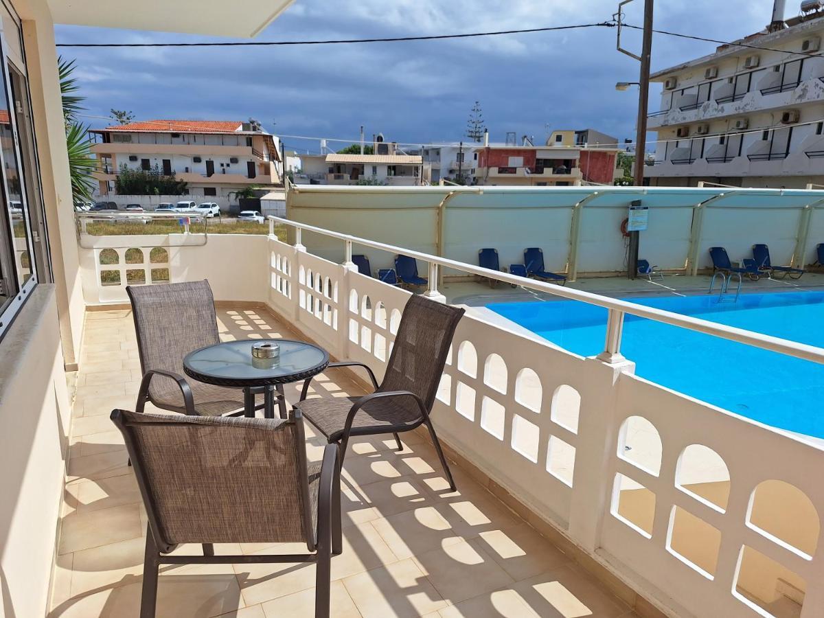 Perla Beach Agia Marina Esterno foto