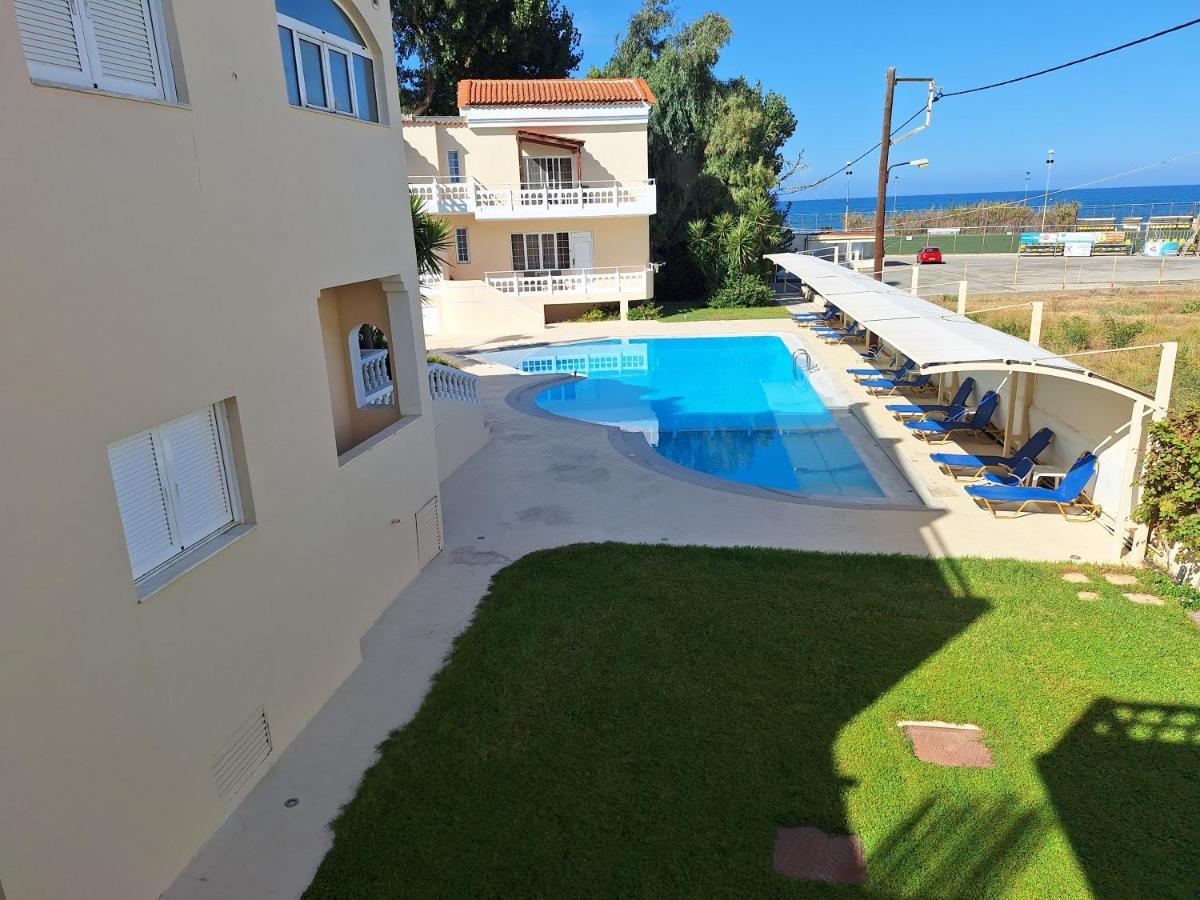 Perla Beach Agia Marina Esterno foto