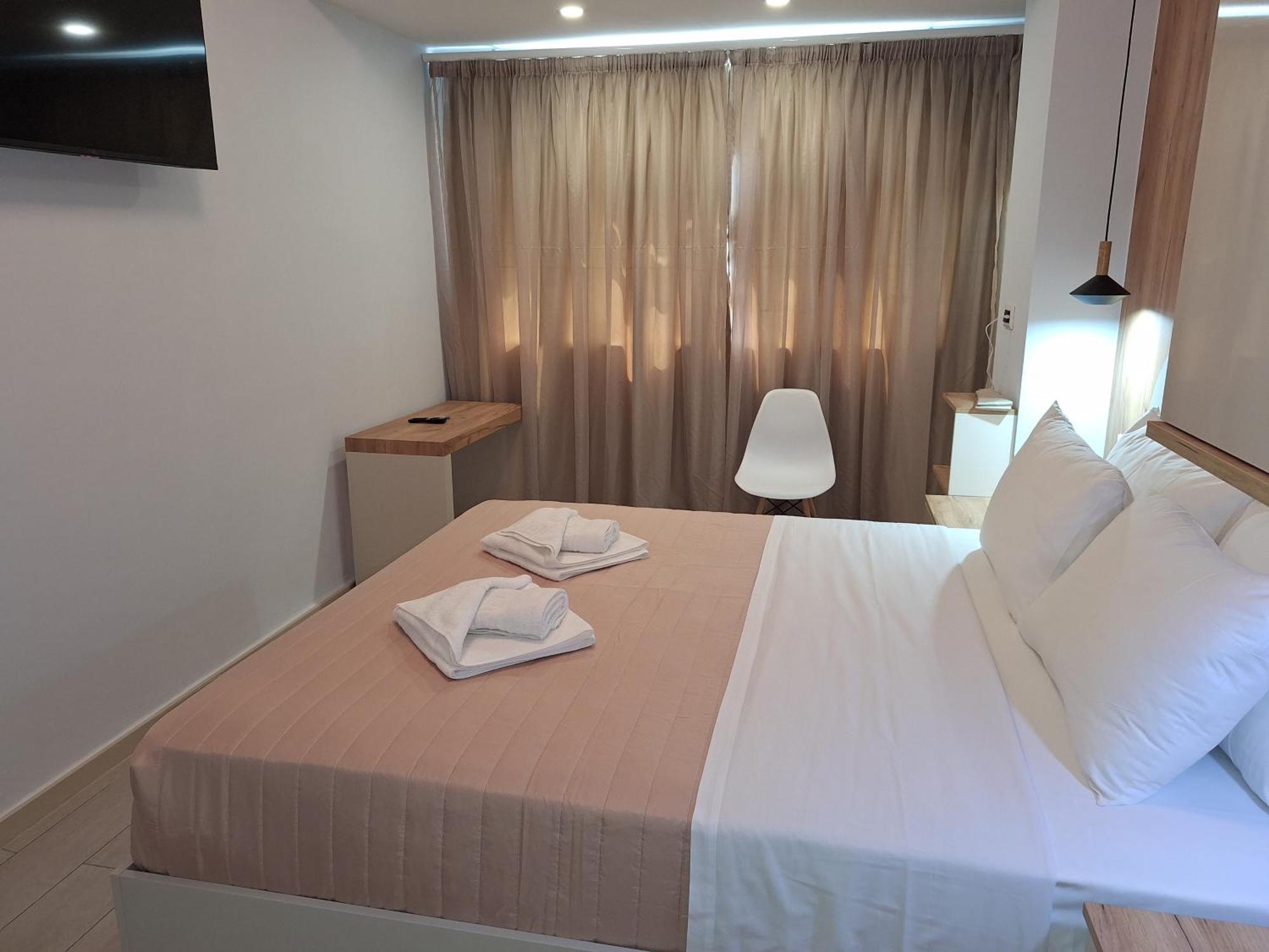 Perla Beach Agia Marina Esterno foto