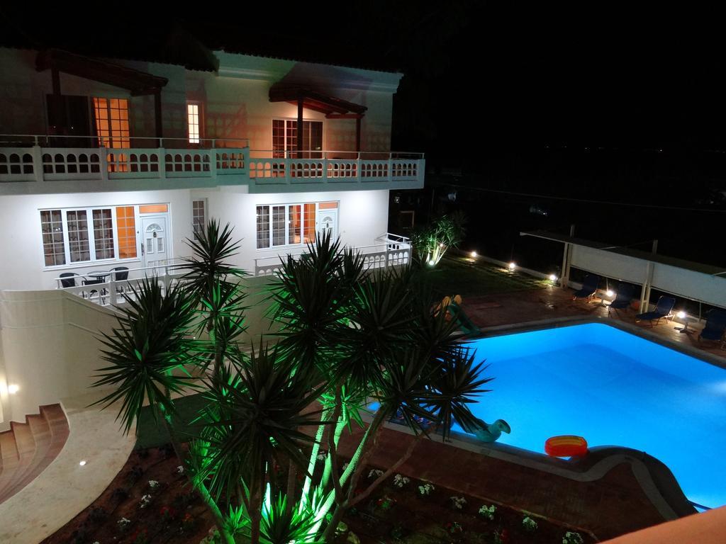 Perla Beach Agia Marina Esterno foto